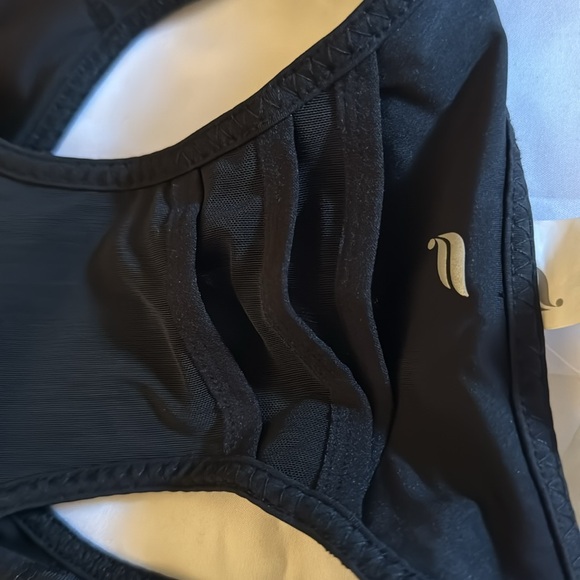 Fabletics trinity high impact sports bra size 1X (16-18) - Picture 3 of 3